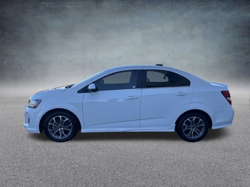 Used 2018 Chevrolet Sonic LT w/ Convenience Package image 4