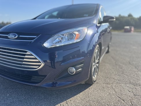 Used 2017 Ford C-MAX Titanium w/ Equipment Group 301A image 4