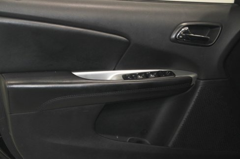 Used 2019 Dodge Journey SE image 18