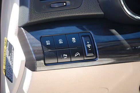 Used 2012 Kia Sorento LX w/ Convenience Pkg image 11