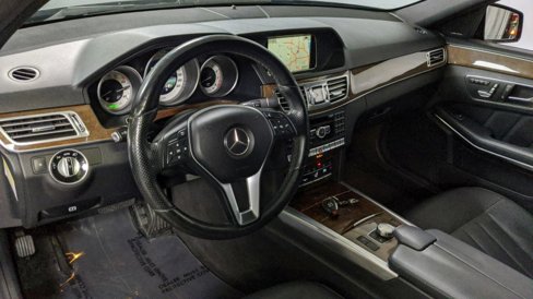 Used 2014 Mercedes-Benz E 550 4MATIC Sedan image 24