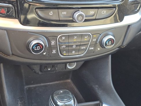 Used 2018 Chevrolet Traverse LT image 7