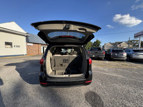 Used 2016 Kia Sedona LX w/ LX Convenience Package image 46