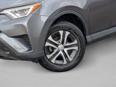 Used 2017 Toyota RAV4 LE image 21