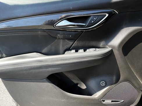 Used 2022 Buick Envision Essence w/ Technology Package I image 13