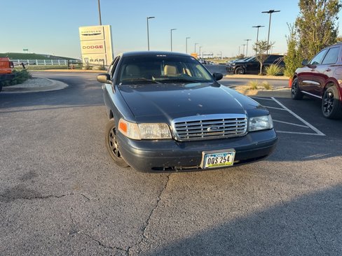 Used 2008 Ford Crown Victoria LX image 2