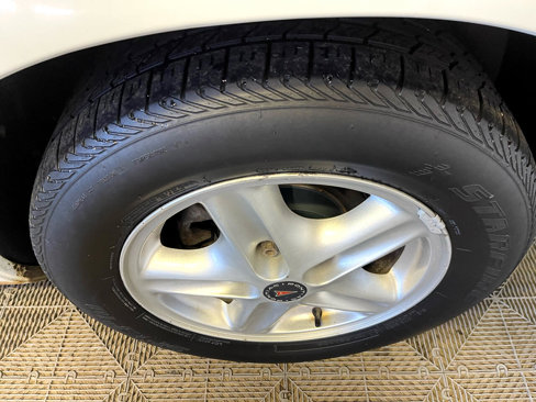 Used 2002 Pontiac Grand Prix SE w/ Widetrack Smart Pkg image 19