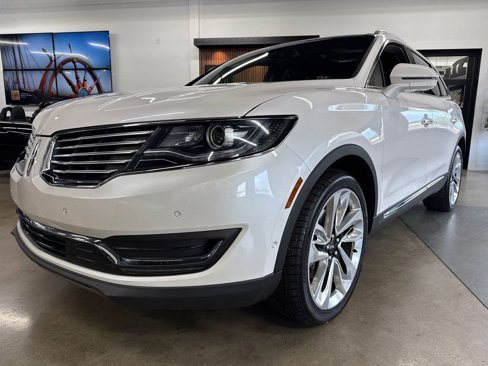 Used 2017 Lincoln MKX Reserve w/ Driver Assistance Package image 16