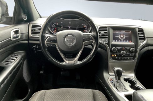 Used 2020 Jeep Grand Cherokee Laredo image 5