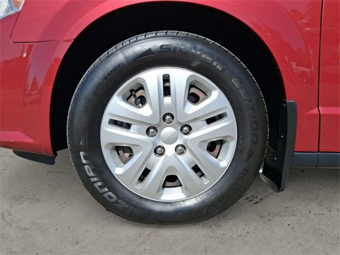 Used 2016 Dodge Grand Caravan American Value Package w/ UConnect Hands-Free Group image 14