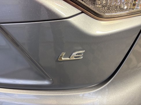 Used 2021 Toyota Corolla LE image 10