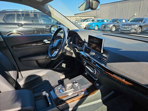 Used 2018 Audi Q5 Prestige w/ Prestige Package image 12