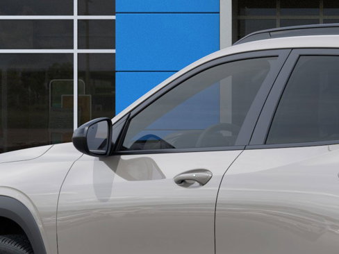 New 2026 Chevrolet Trax RS w/ Driver Confidence Package image 2