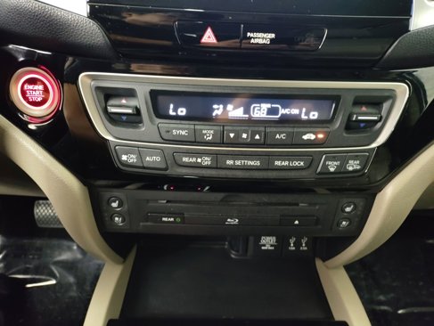 Used 2016 Honda Pilot Elite image 25