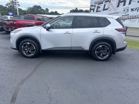Used 2024 Nissan Rogue SV w/ SV Premium Package image 21