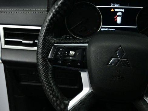 Used 2022 Mitsubishi Outlander ES image 4
