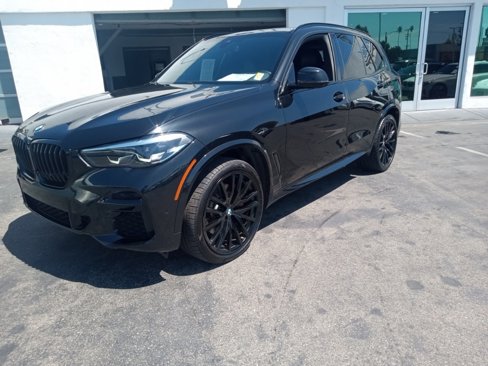 Used 2022 BMW X5 sDrive40i w/ M Sport Package image 3