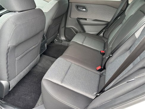 Used 2022 Nissan Rogue SV image 13
