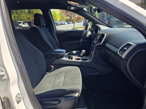 Used 2017 Jeep Grand Cherokee Laredo image 39