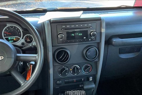 Used 2010 Jeep Wrangler Unlimited Sport image 6