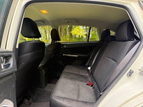Used 2015 Subaru Crosstrek 2.0i Premium image 8