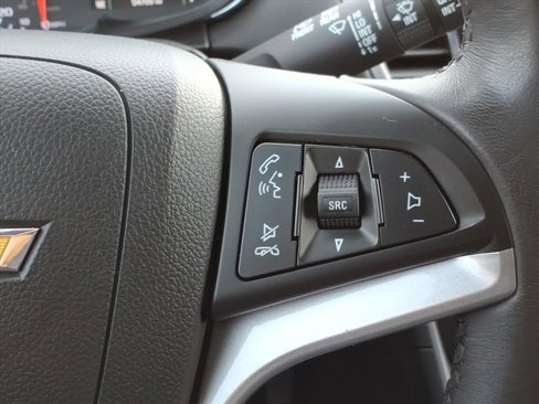 Used 2022 Chevrolet Trax LT w/ LT Convenience Package image 21