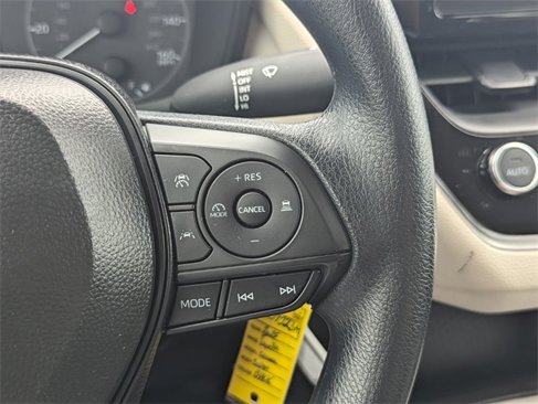 Used 2025 Toyota Corolla LE image 25