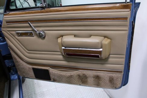 Used 1991 Jeep Grand Wagoneer image 55