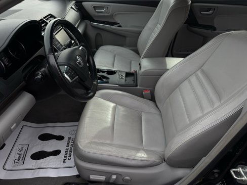 Used 2016 Toyota Camry XLE image 5