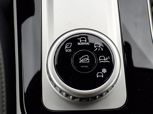 New 2025 Mitsubishi Outlander SE image 20