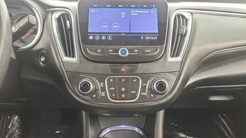 Used 2019 Chevrolet Malibu LT w/ Leather Package image 16