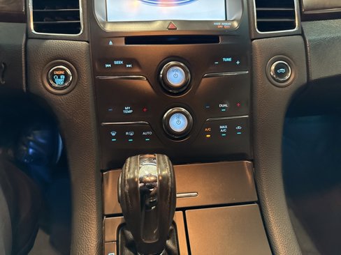 Used 2015 Ford Taurus Limited image 27
