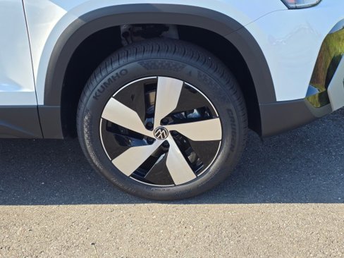 New 2025 Volkswagen Taos S image 2