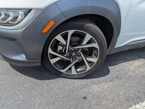 Used 2022 Hyundai Kona Limited image 9