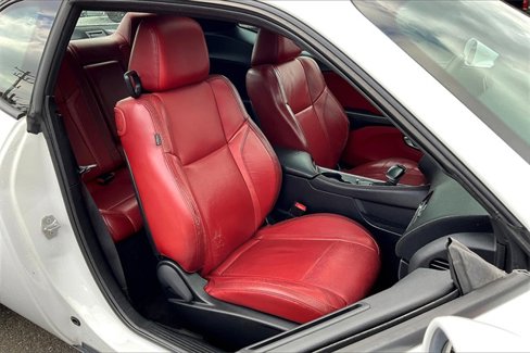 Used 2016 Dodge Challenger SXT Plus image 8