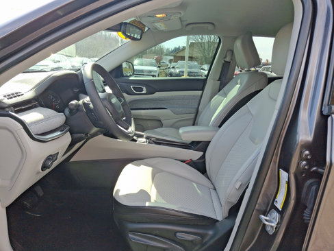Certified 2022 Jeep Compass Latitude image 13