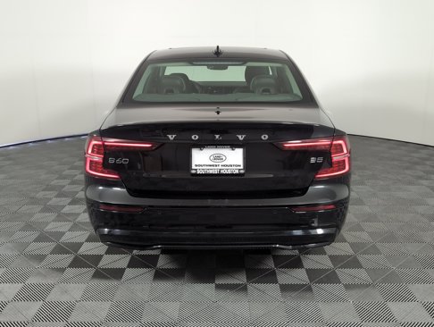 Used 2024 Volvo S60 B5 Core image 7