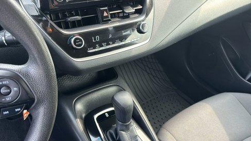 Used 2021 Toyota Corolla LE image 20