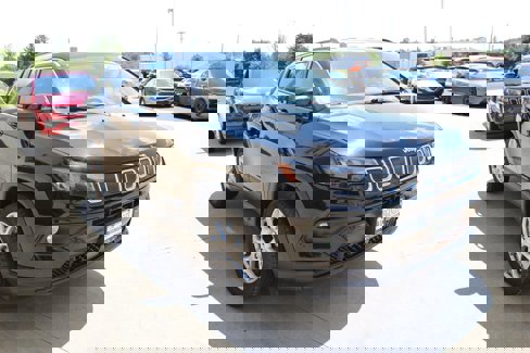 Certified 2022 Jeep Compass Latitude image 5