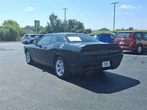 Used 2023 Dodge Challenger SXT image 2