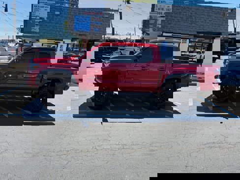 Used 2020 Toyota Tacoma TRD Off-Road image 8