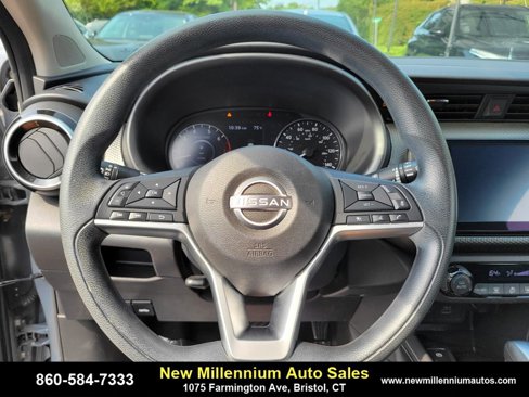 Used 2022 Nissan Kicks SV image 24