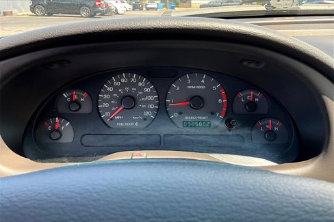 Used 1999 Ford Mustang Convertible image 19
