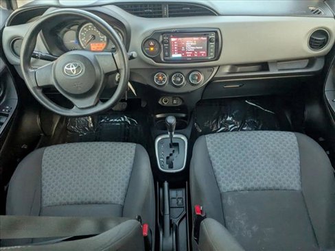 Used 2015 Toyota Yaris L image 15