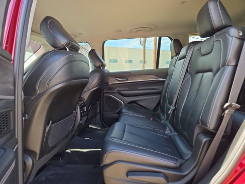 Used 2022 Jeep Grand Cherokee L Limited image 13