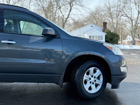 Used 2011 Chevrolet Traverse LS image 12
