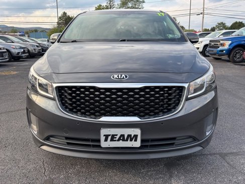 Used 2017 Kia Sedona LX w/ LX Essentials Premium Package image 2