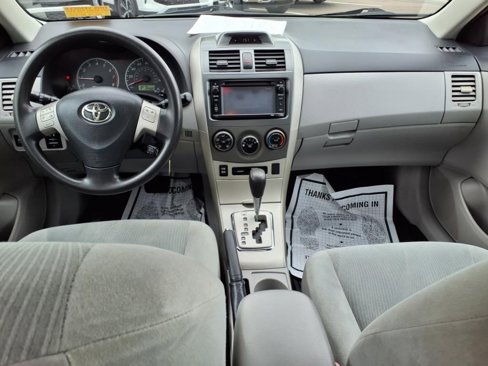 Used 2013 Toyota Corolla LE image 10