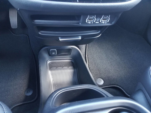 New 2025 Chrysler Pacifica Select image 30