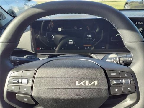 New 2025 Kia K4 EX image 14